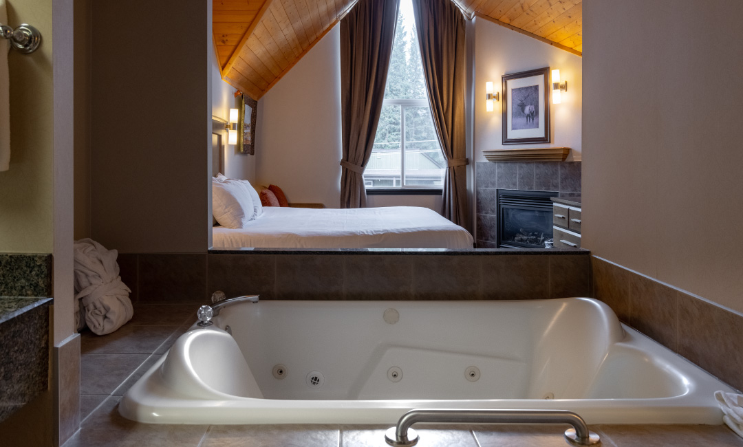 King Suite with Jetted Tub