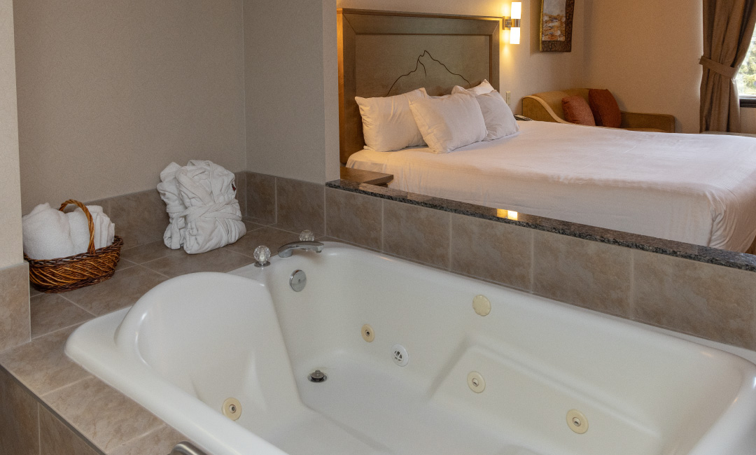 King Suite Jetted Tub - Jetted Tub