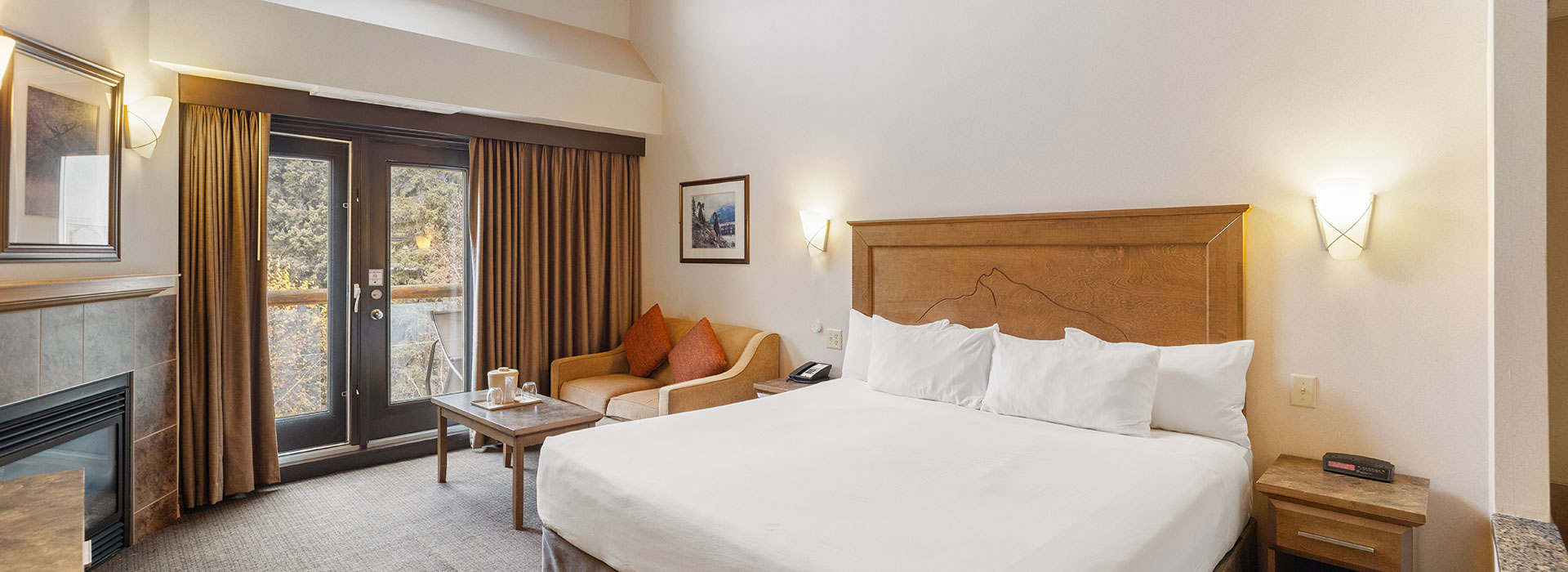 Hotel room with king size bed
